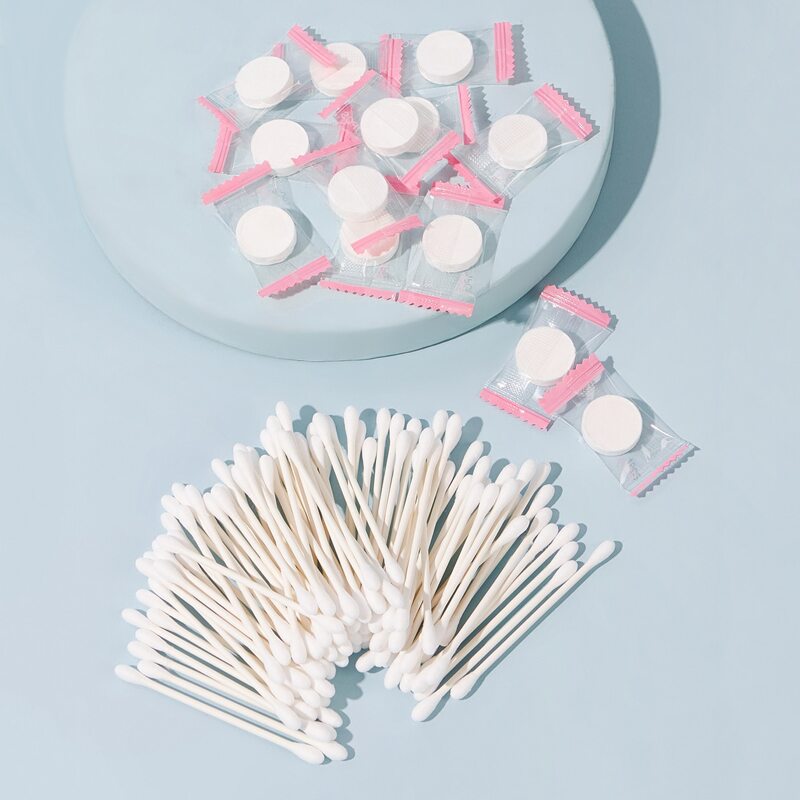 

150pcs Cotton Swab With 18pcs Compressed Facial Sheet, White
