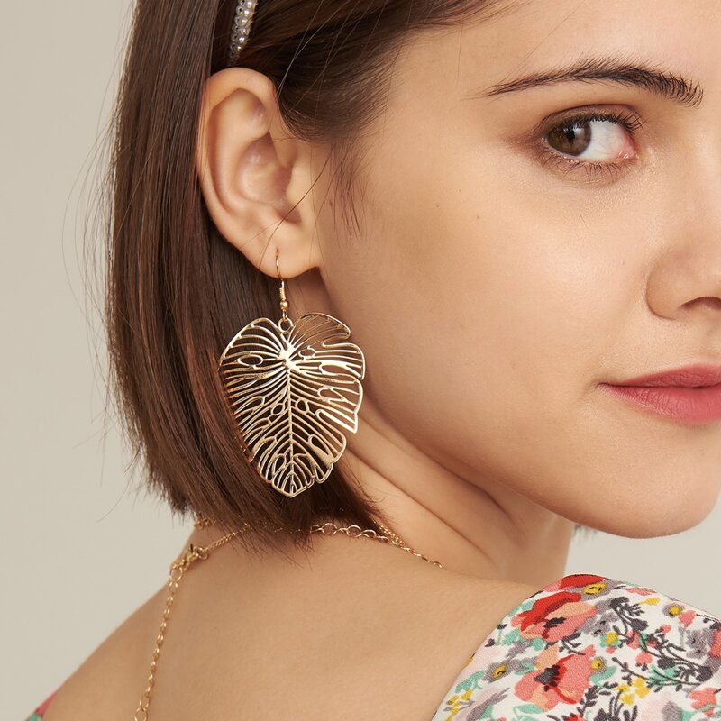 

1pair Hollow Out Leaf Drop Earrings, Gold