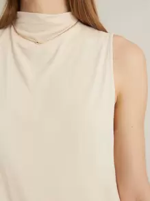 MOTF PREMIUM Top sin manga de cuello alto de rayón - Beis - Ver 5