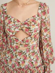 SHEIN Robe fleurie à manches bouffantes