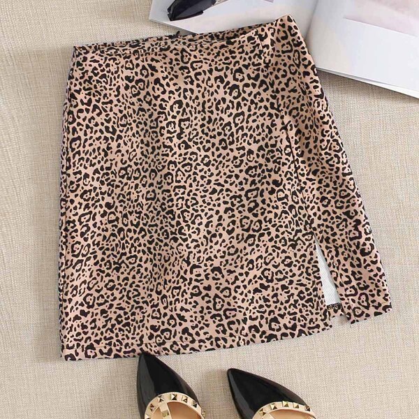 

Plus Zip Back Leopard Skirt, Multicolor