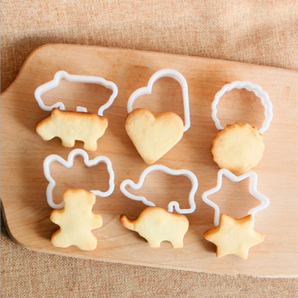 

6pcs Cartoon Biscuit Mold, White