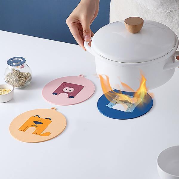 

1pc Cartoon Random Placemat, Multicolor