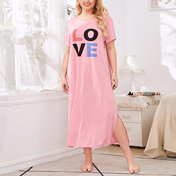 

Plus Letter Graphic Split Hem Night Dress, Baby pink