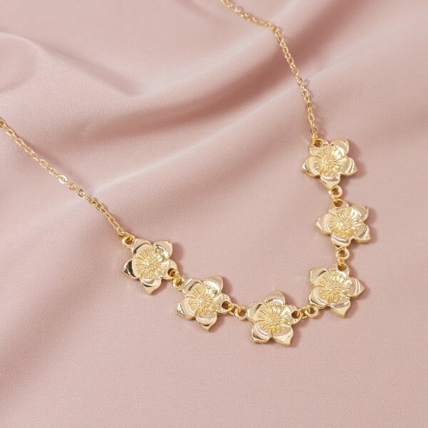 

Metallic Flower Charm Necklace, Gold