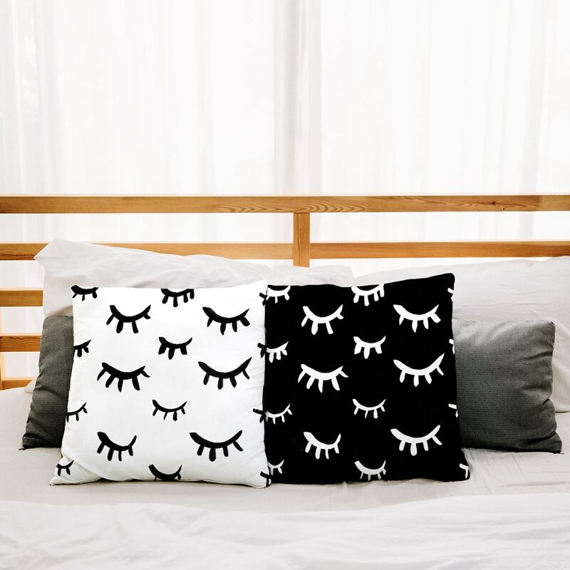 

1pc Eyelash Print Cushion Cover Without Filler, Black and white
