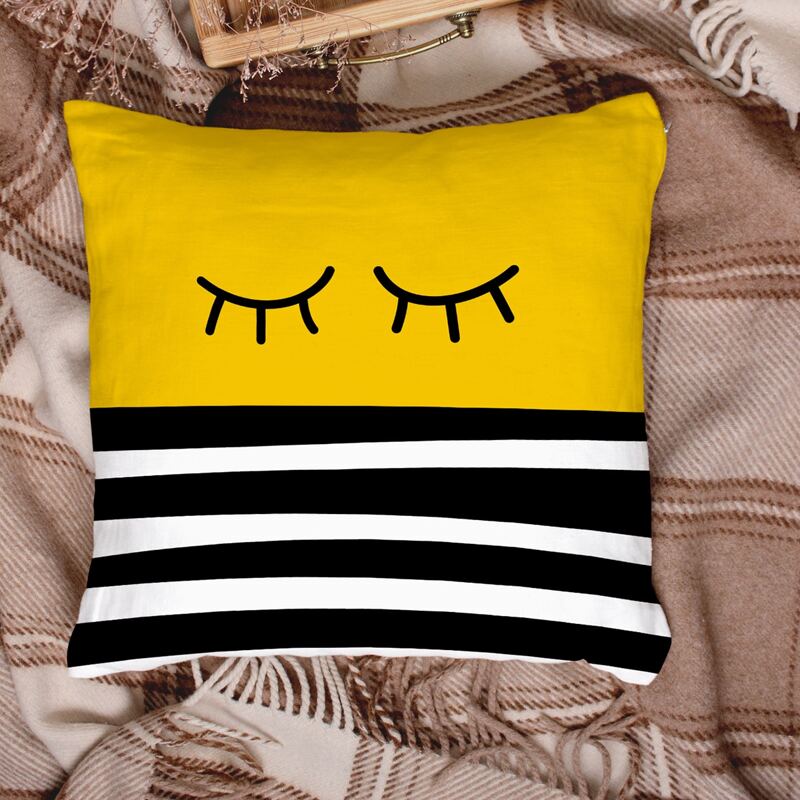

Eyelash Print Cushion Cover Without Filler, Multicolor