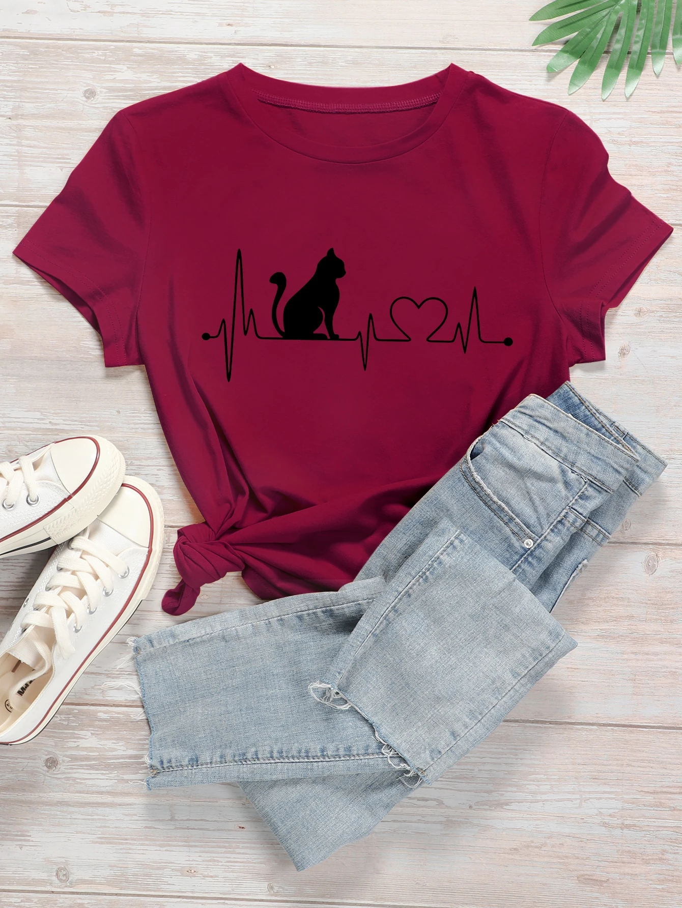 T Shirt A Imprime Chat Et Battement De Cœur Mode En Ligne Shein France