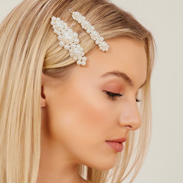 

Two Pearl Cluster Bobby Pins, White