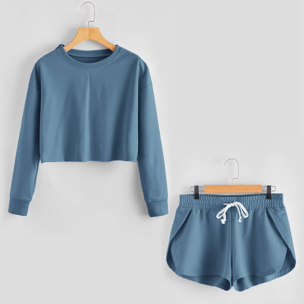 

Drop Shoulder Crop Sweatshirt With Track Shorts, Dusty blue