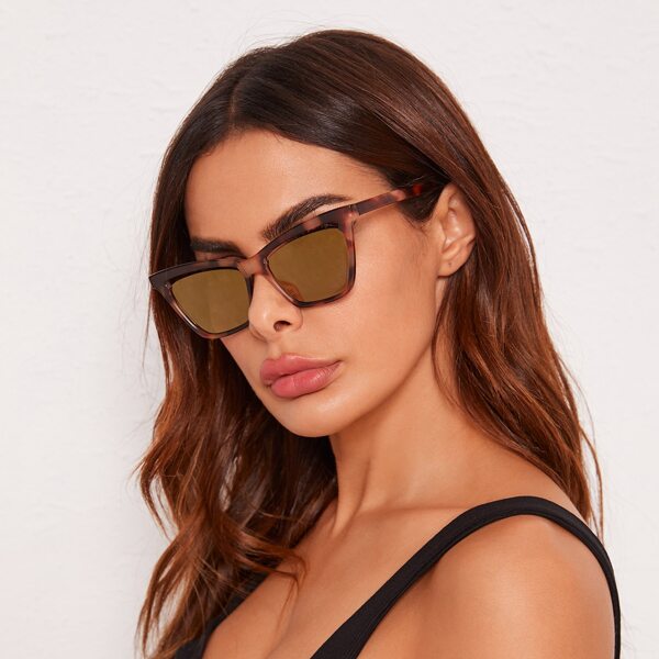 

Hollow Out Acrylic Frame Sunglasses, Brown