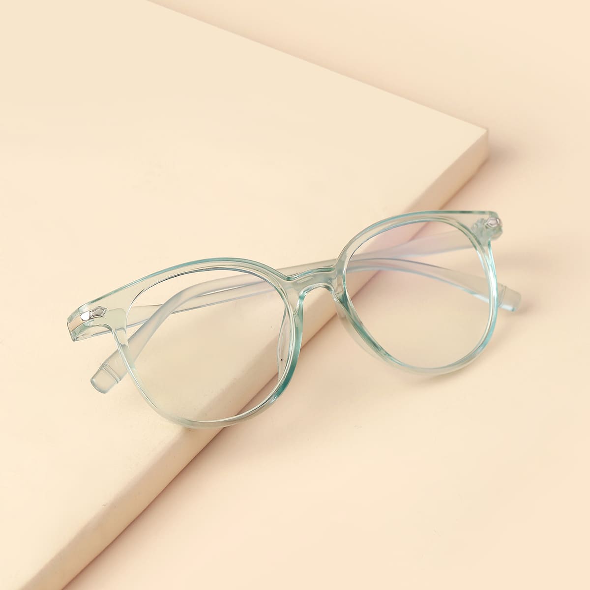 

Clear Frame Glasses