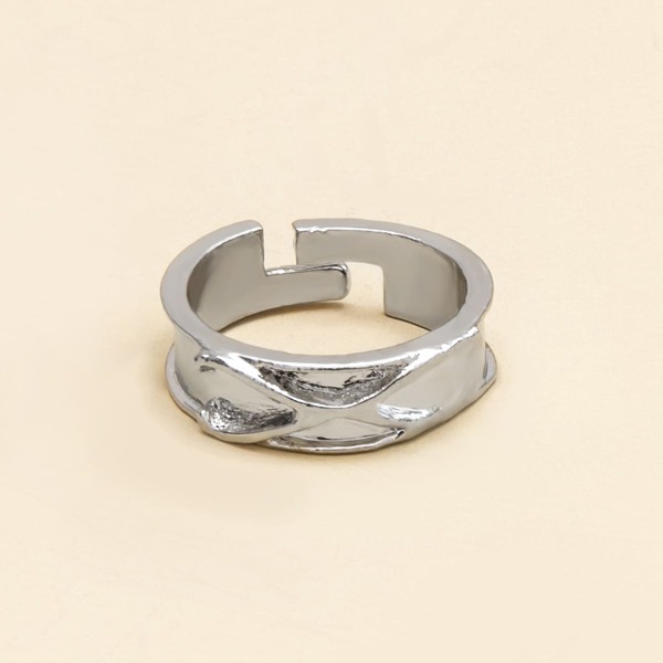 

Metallic Cuff Ring, Silver