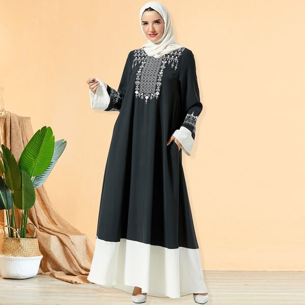 

Colorblock Tribal Print Hooded Dress, Black