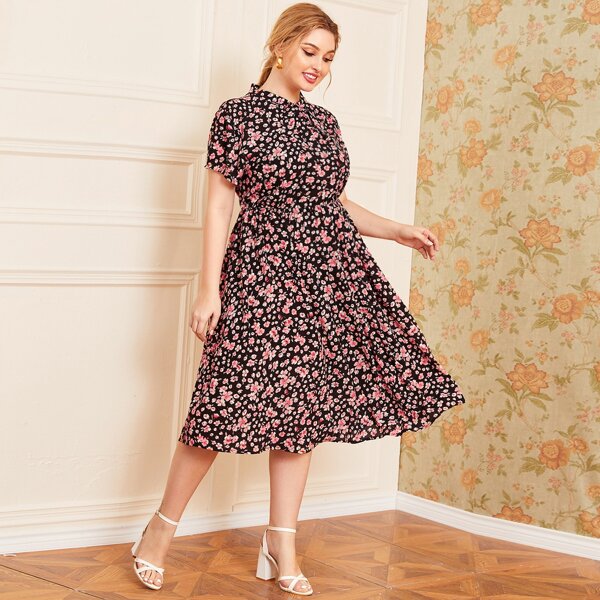 

Plus Floral Print Tie Neck Dress, Multicolor
