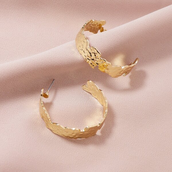 

Textured Metal Cuff Hoop Earrings, Gold