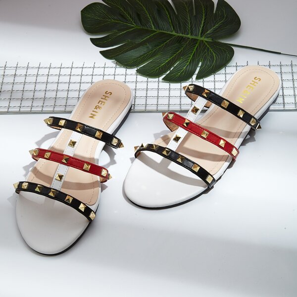 

Сандалии с заклепками, Белый