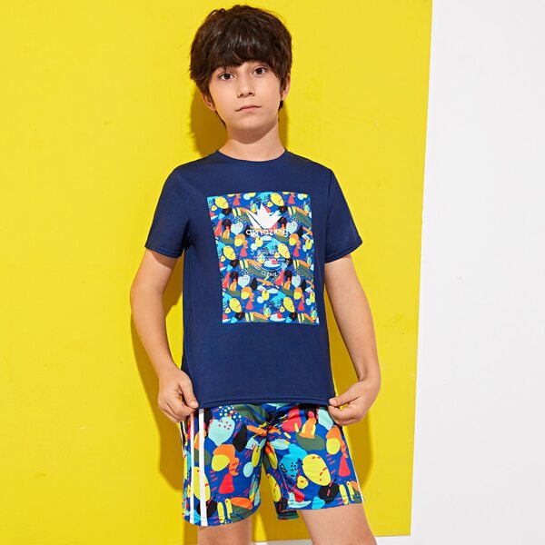 

Boys Slogan Graphic Top & Allover Print Shorts Set, Multicolor