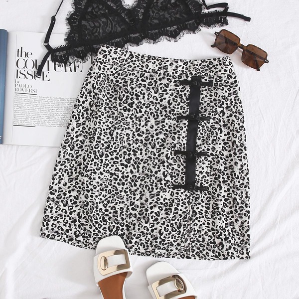 

Frog Button Detail Slit Hem Leopard Skirt, Multicolor