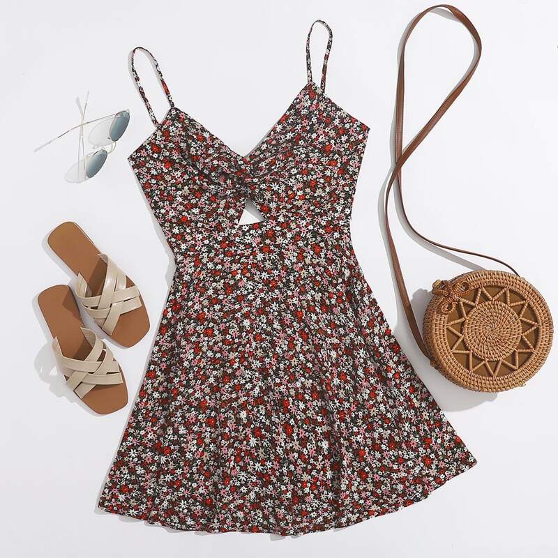 

Twist Peekaboo Front Tie Back Floral Print Cami Dress, Multicolor