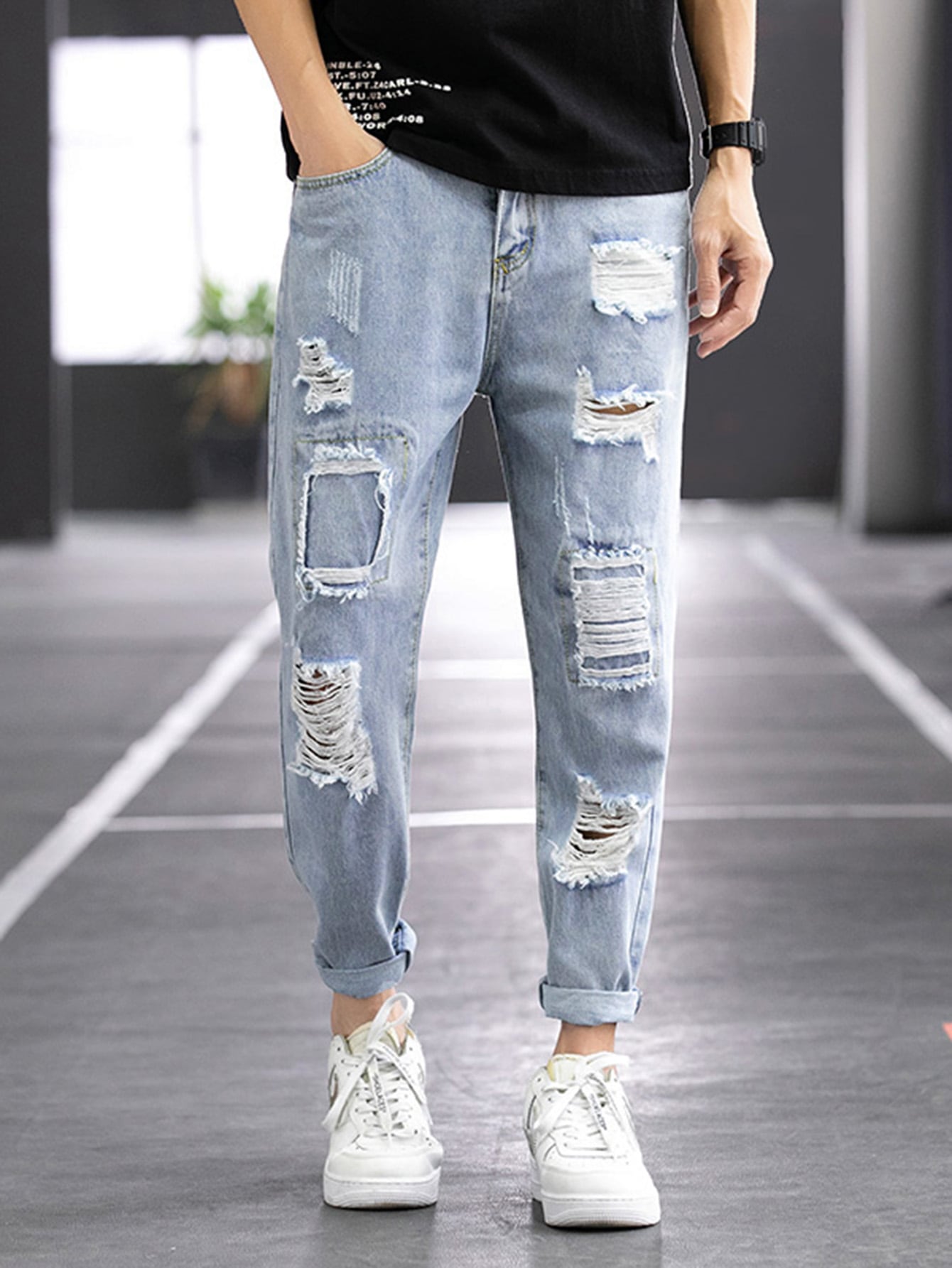 Men Ripped Light Washed Mom Jeans | SHEIN