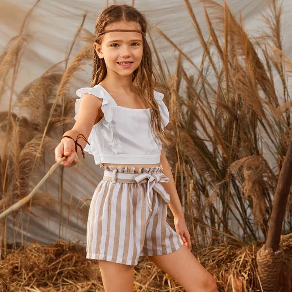 

Girls Ruffle Armhole Top and Paperbag Waist Striped Shorts Set, Multicolor