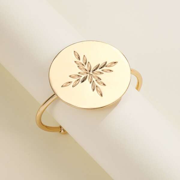

Flower Decor Flower Decor Cuff Bracelet, Gold