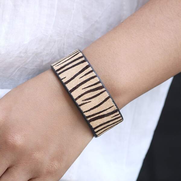 

Zebra Pattern Wide Bangle, Khaki
