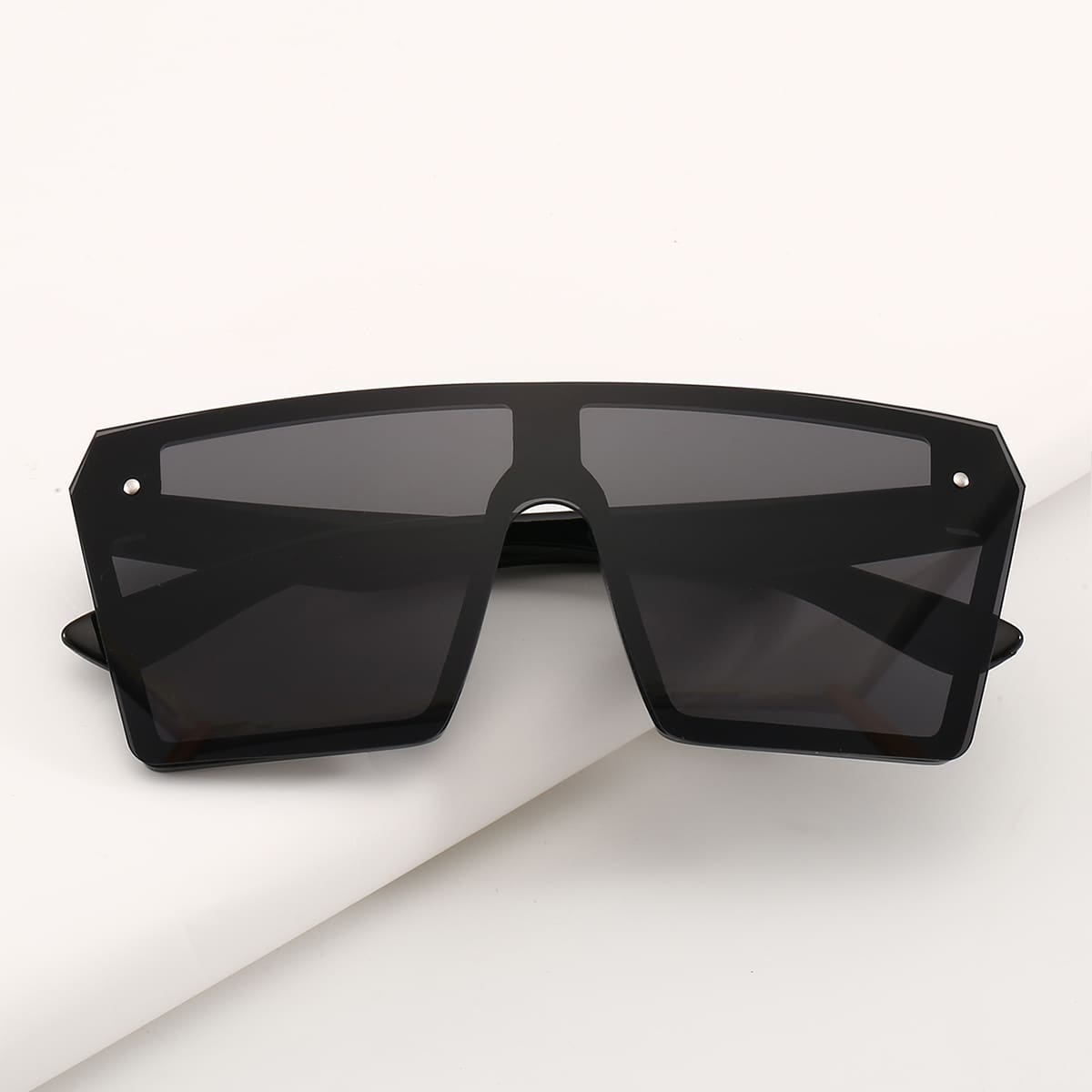

Flat Top Shield Sunglasses, Black
