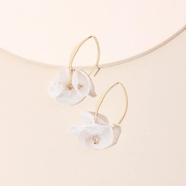 

Floral Decor Drop Earrings, White