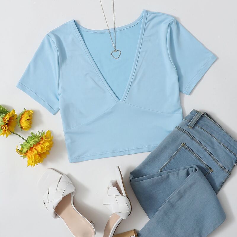 

V-neck Crop Tee, Baby blue