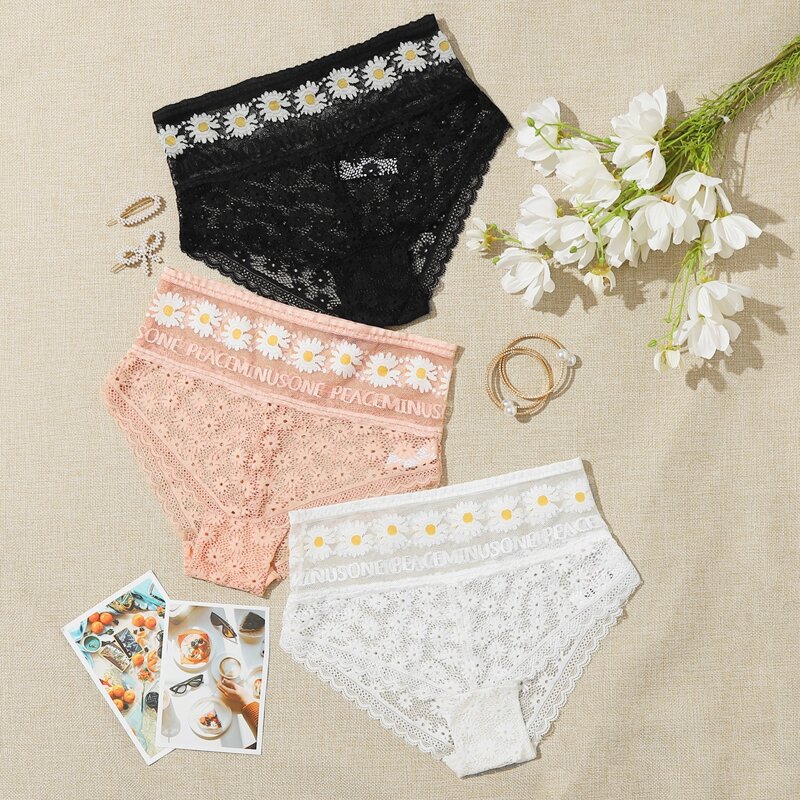 

3pack Daisy Tape Lace Panty Set, Multicolor