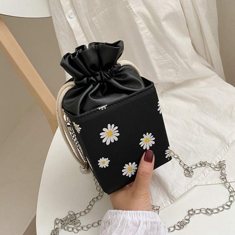 

Daisy Chain Bucket Bag, Black