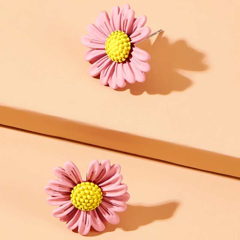 

Daisy Stud Earrings, Pink