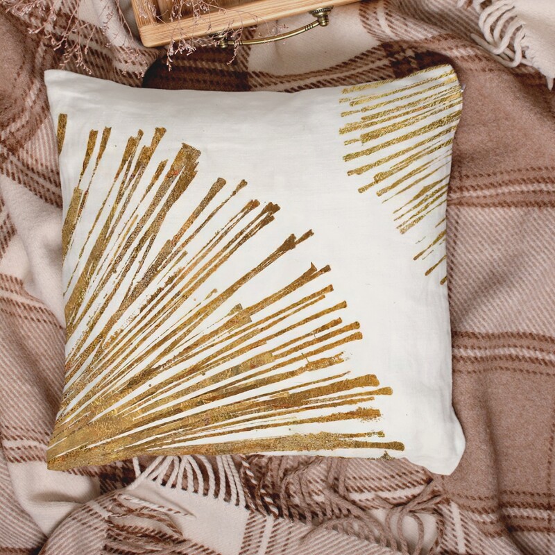 

Graphic Print Cushion Cover Without Filler, Multicolor