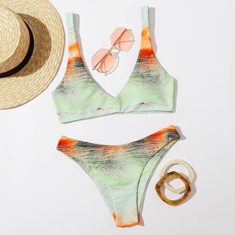 

Graphic Print Bikini Swimsuit, Multicolor