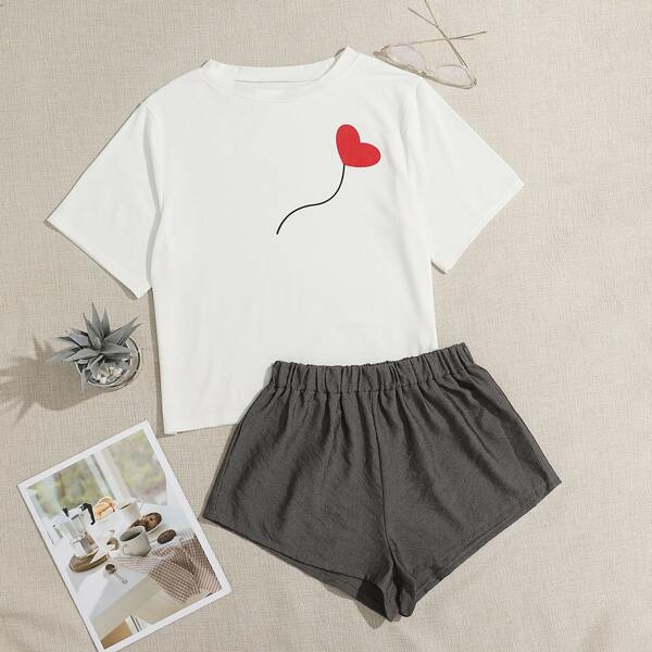 

Heart Print Tee With Shorts Pajama Set, Multicolor