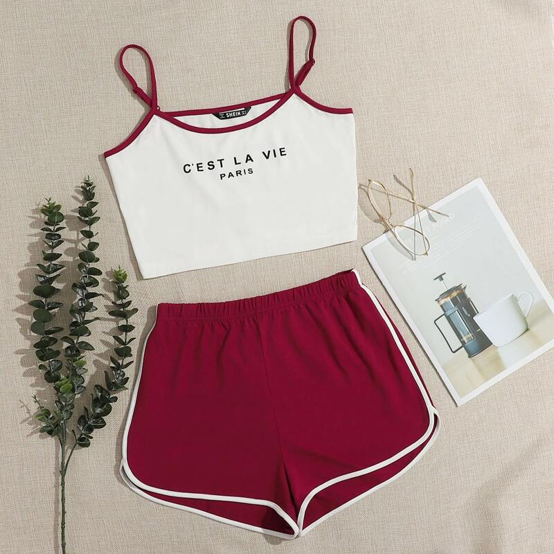 

Contrast Binding Letter Graphic Cami Top & Dolphin Shorts Set, Multicolor