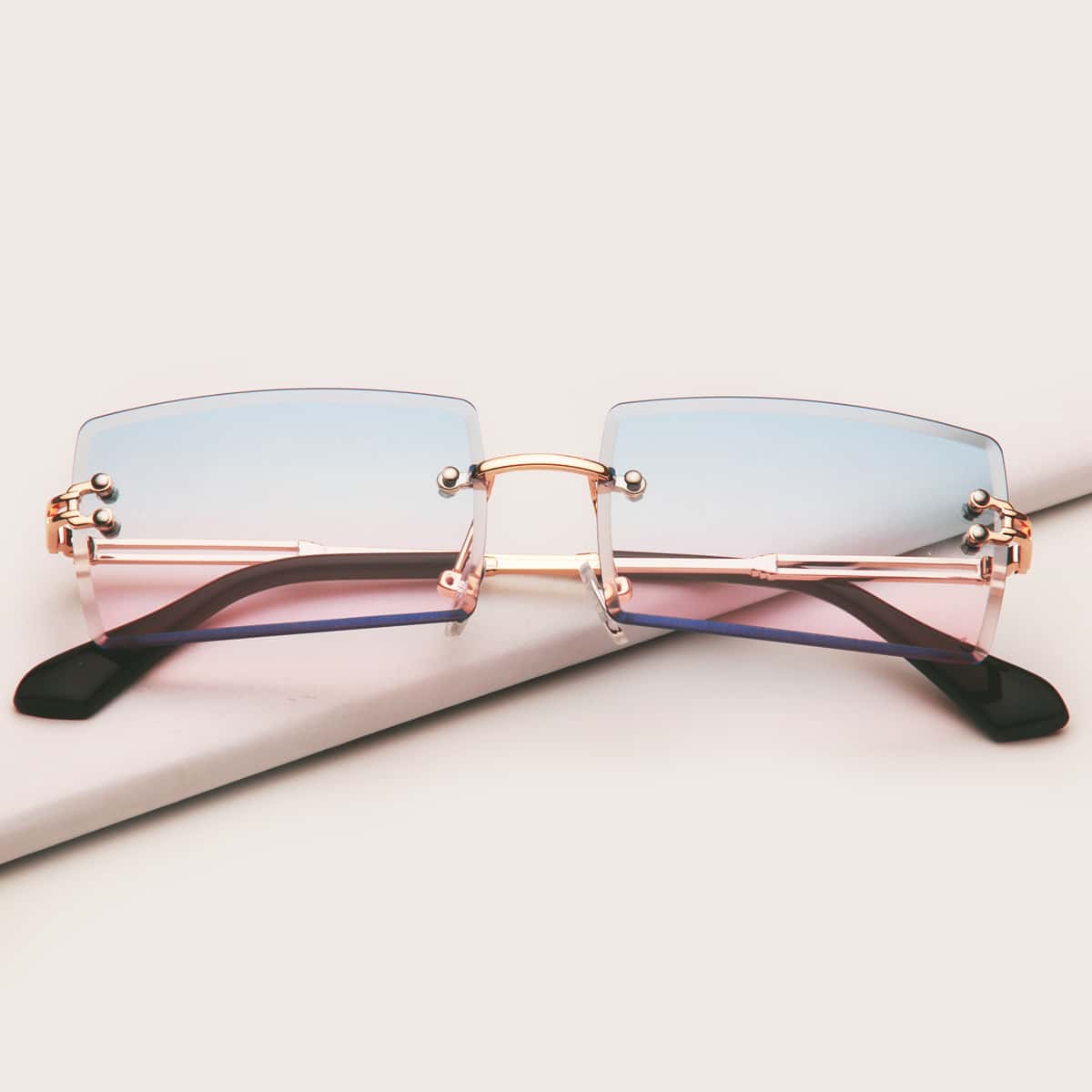 

Square Rimless Sunglasses