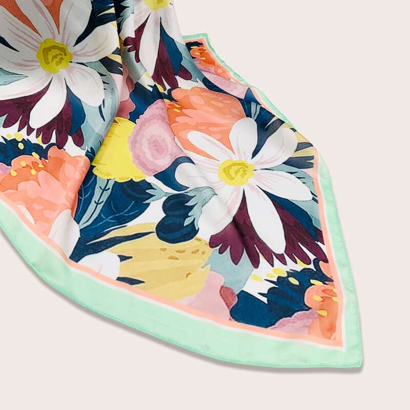 

Floral Pattern Bandana, Multicolor