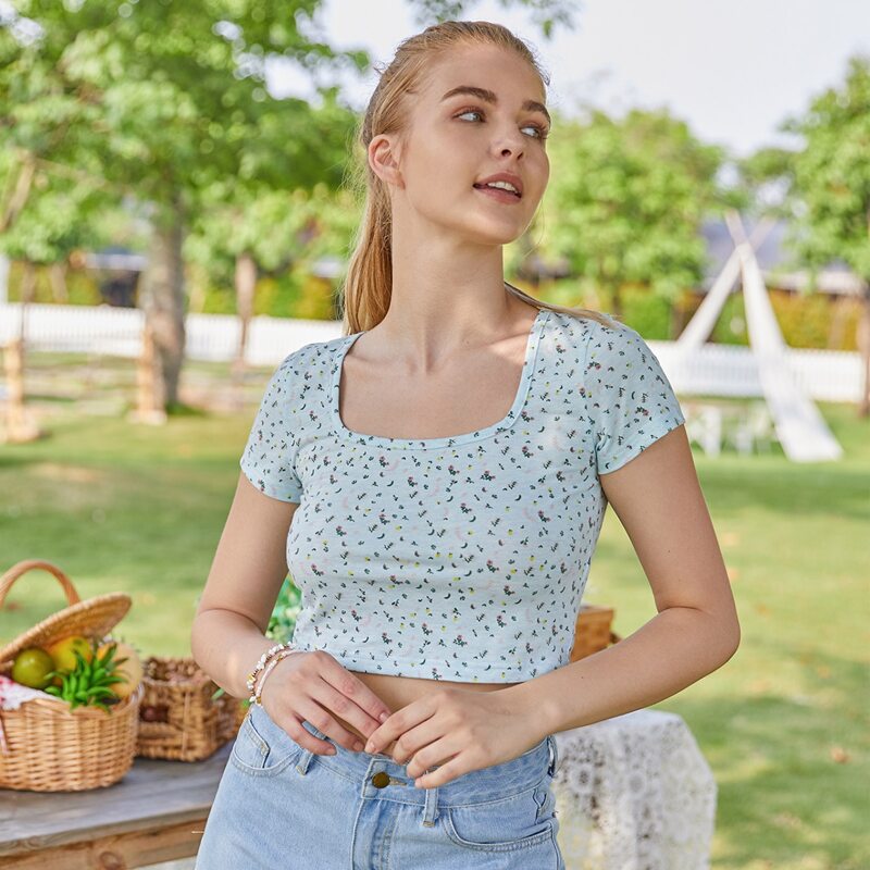 

Ditsy Floral Crop Top, Baby blue
