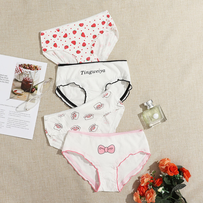 

4pack Cartoon & Strawberry Pattern Panty Set, Multicolor