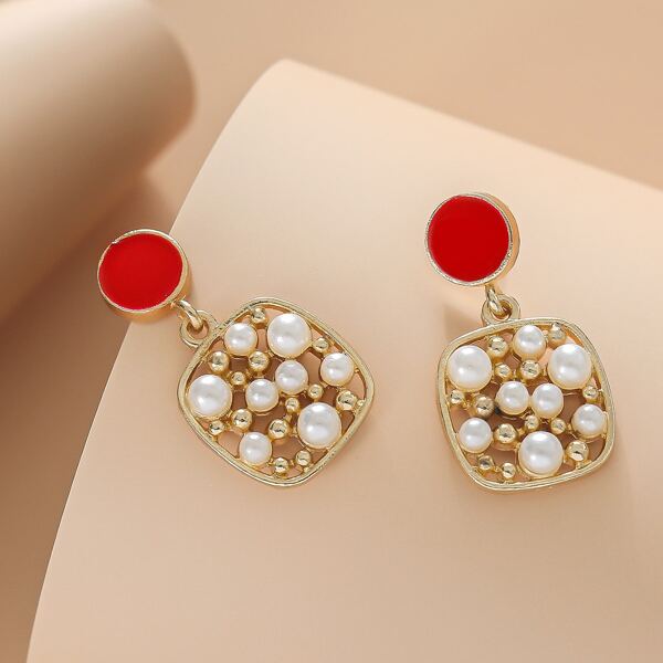 

Pearl Retro Alloy Stud Earrings, Multicolor