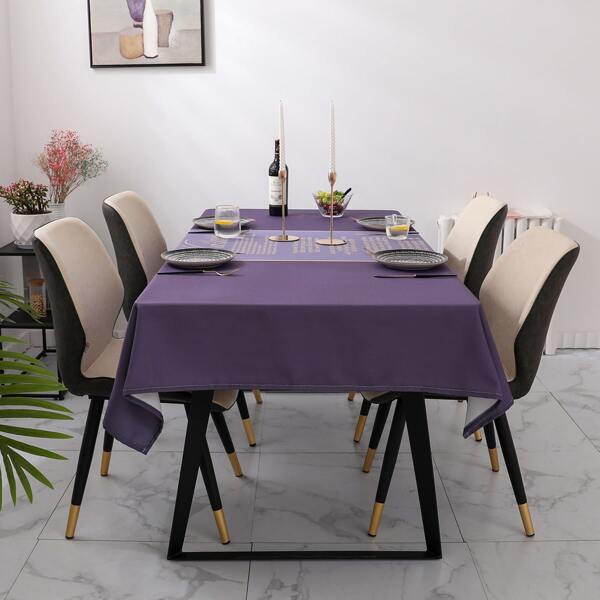 

Slogan Graphic Tablecloth, Violet purple