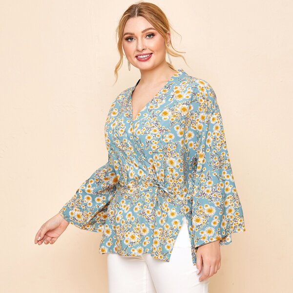 

Plus Allover Floral Print Surplice Front Blouse, Multicolor