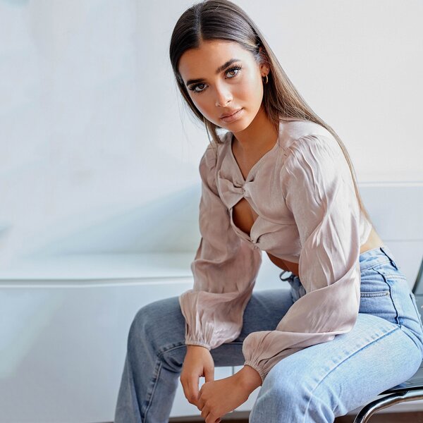 

Lantern Sleeve Twist Front Peekaboo Top, Pastel baby pink