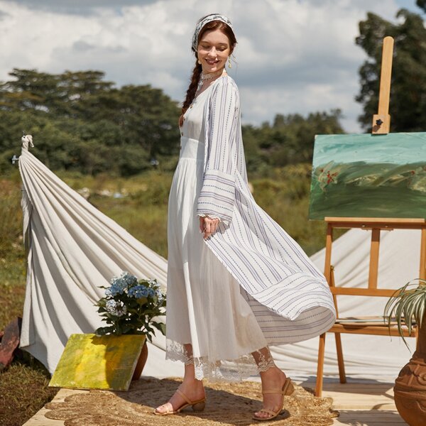 

Open Front Striped & Tribal Print Abaya, White