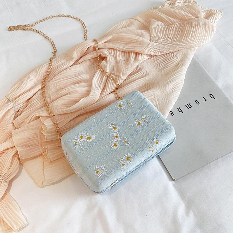 

Daisy Chain Box Bag, Pastel baby blue