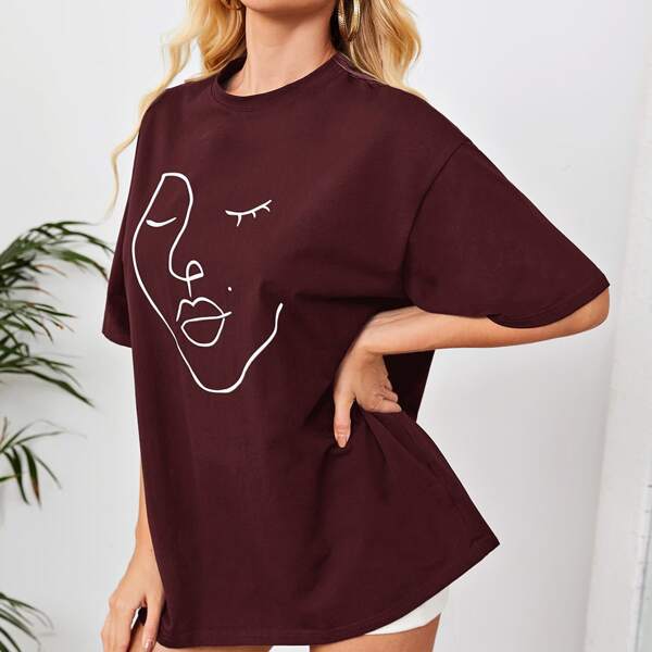 

Figure Graphic Drop Shoulder Oversized Longline Tee, Maroon