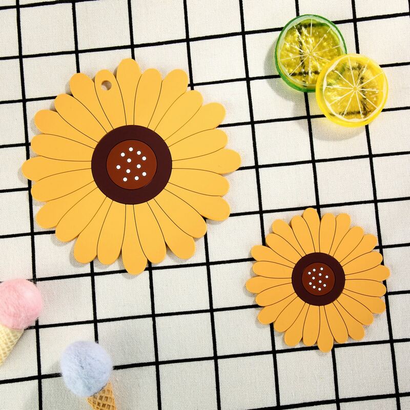 

2pcs Sunflower Shaped Coaster, Yellow